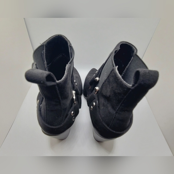 Size 7 Women's Side Gore Metal Harness Bootie - Picture 2 of 9